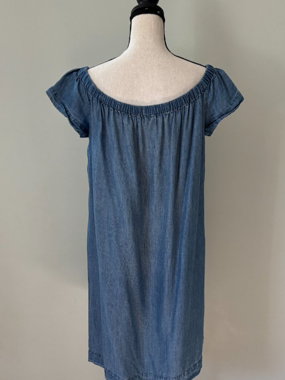 Cloth & Stone Chambray Off-Shoulder Mini Dress Medium Like New - Picture 4 of 5